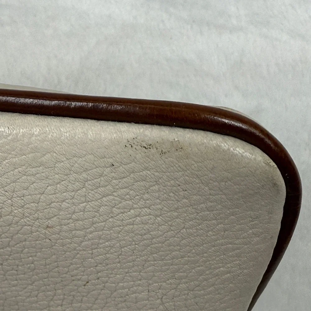 Dooney & Bourke Cream Pebbled‎ Leather Wristlet Pouch Brown Trim Duck Logo READ